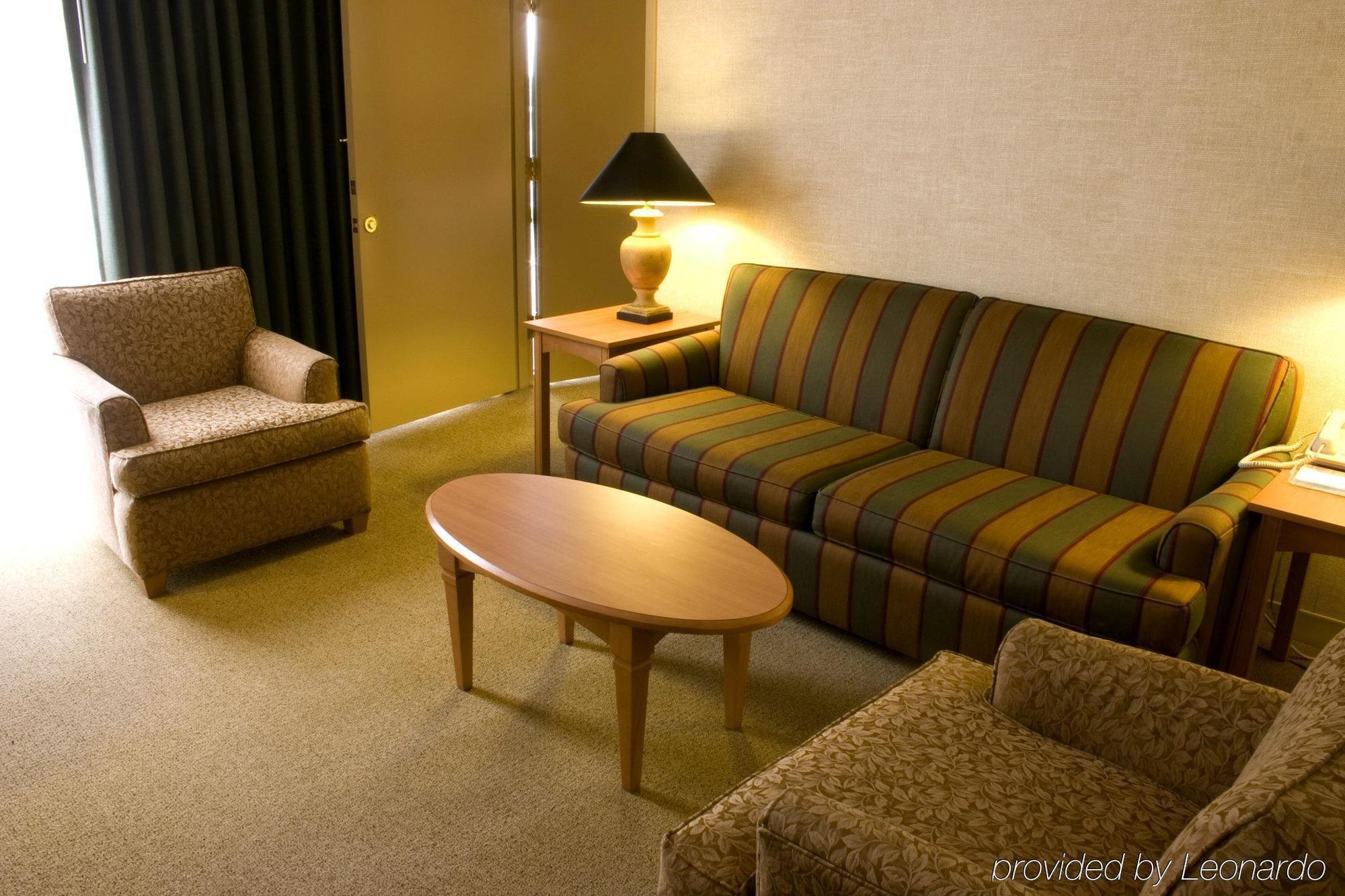 Millennium Cincinnati Room photo